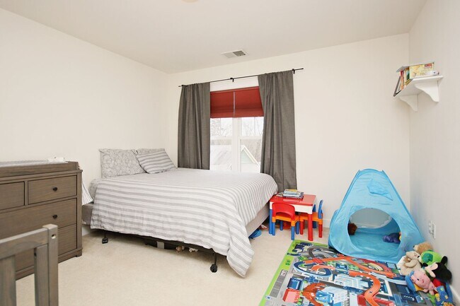 Building Photo - Dog-Friendly Brookwood Home Near UVA & Downtown