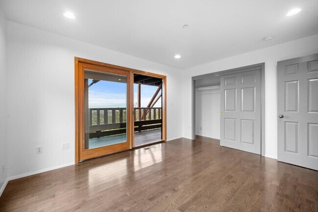 Building Photo - 15 Anson Rd