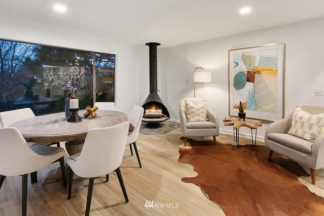 Building Photo - Charming 4BR 2BA Craftsman in Laurelhurst ...
