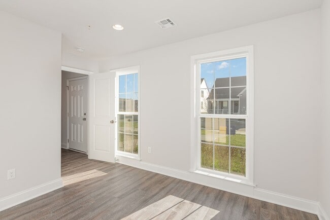 Building Photo - 3246 Parade St