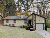 Building Photo - Charming 3 Bedroom 2 Bath Updated & Move-I...