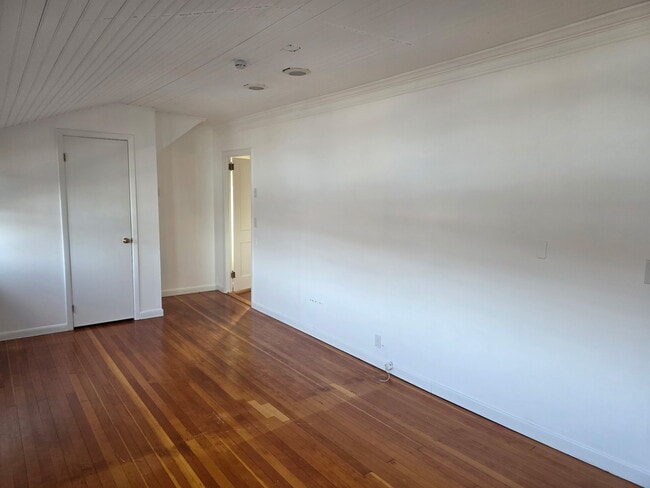 Building Photo - 23 Cedar Dr