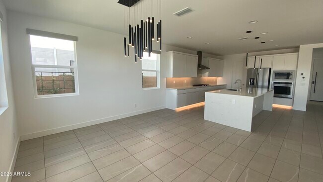 Building Photo - 7429 W Bent Tree Dr