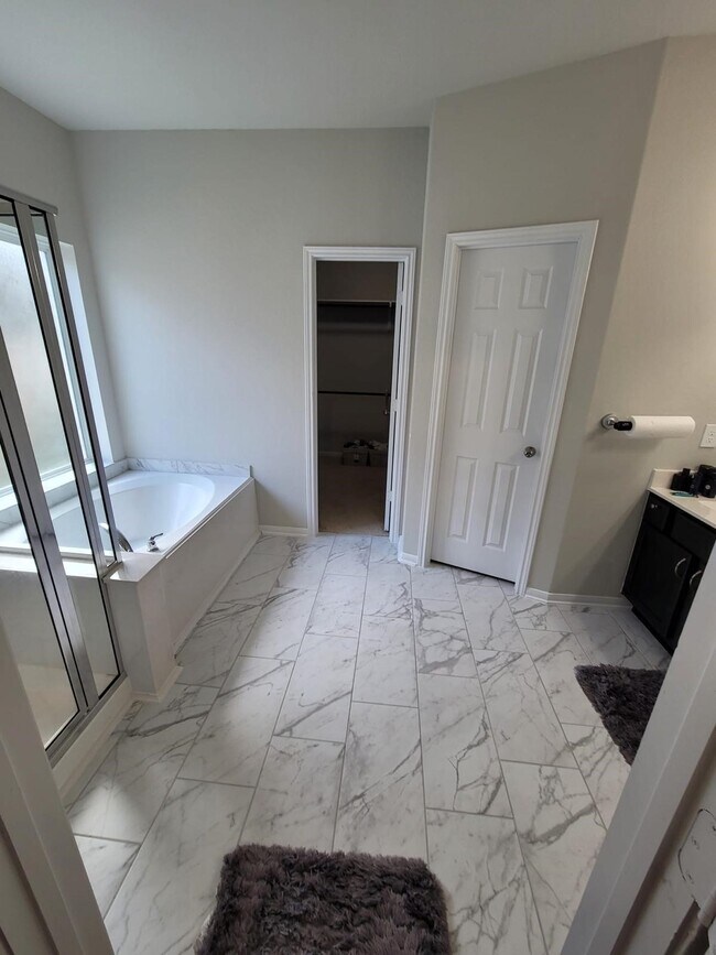 Building Photo - 4418 Hronas Dr