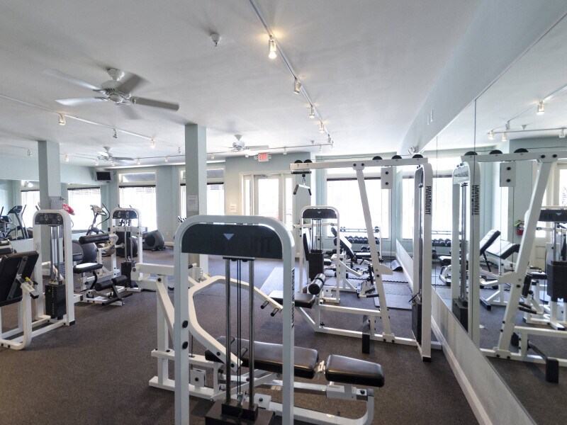 Building Photo - 765 Walker Sq