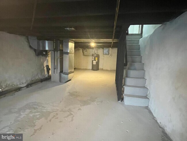 Building Photo - 5928 Chancellor St