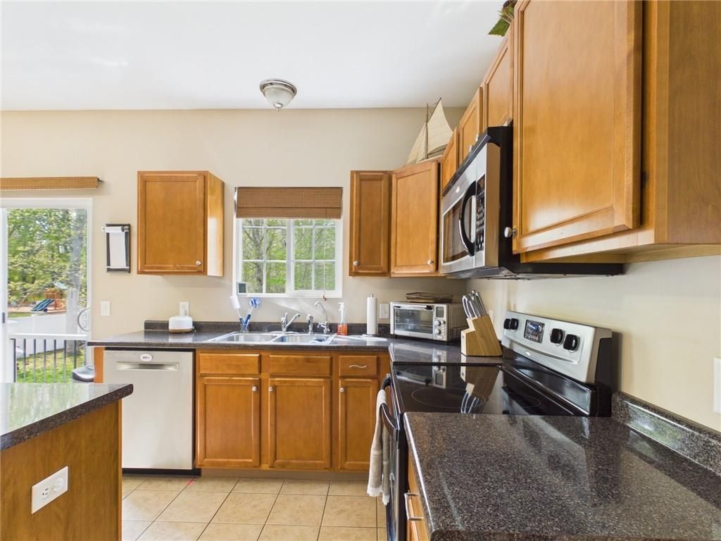 Building Photo - 23 Beechwood Hollow