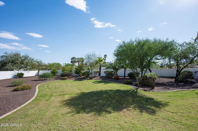 Building Photo - 5901 E Mountain View Rd