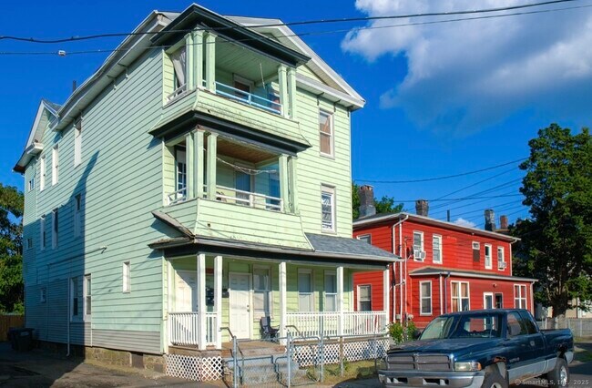 Building Photo - 442 Carroll Ave