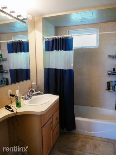 Building Photo - 3 br, 2 bath Triplex - 25 Raymond St 2