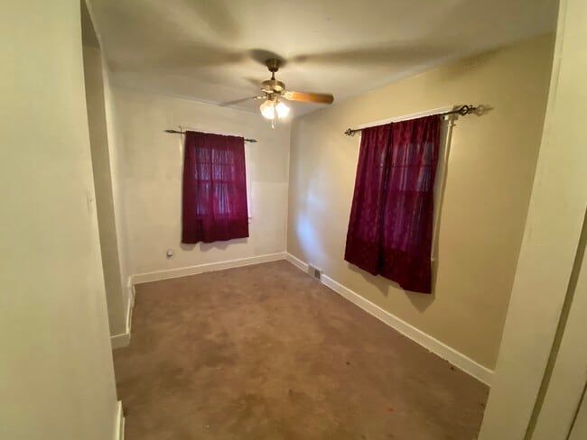 Building Photo - 317 Haney Ave