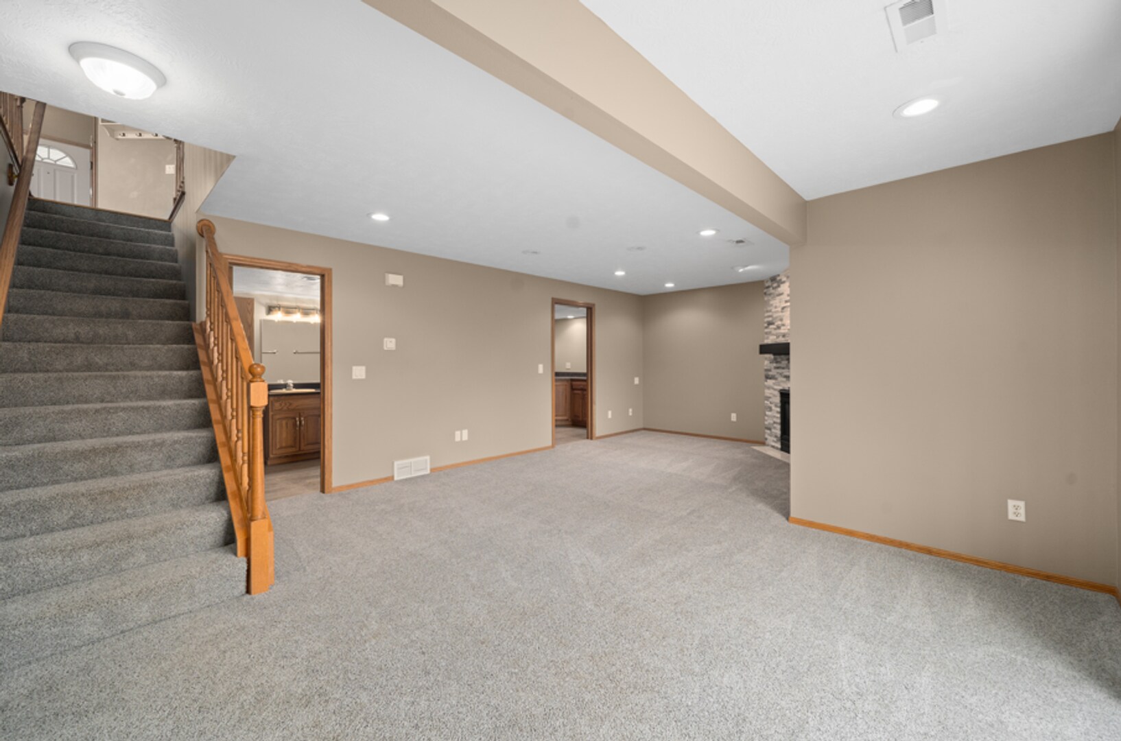 Building Photo - 1202 E 61st St