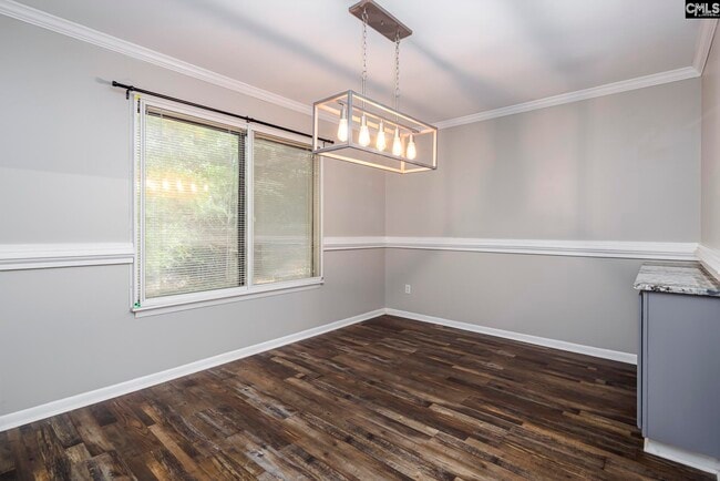 Building Photo - 251 Shoreline Dr