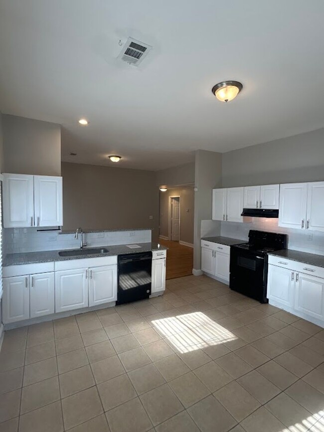 Building Photo - 3 Bed 2 Bath in Atlanta!---Special offer: ...