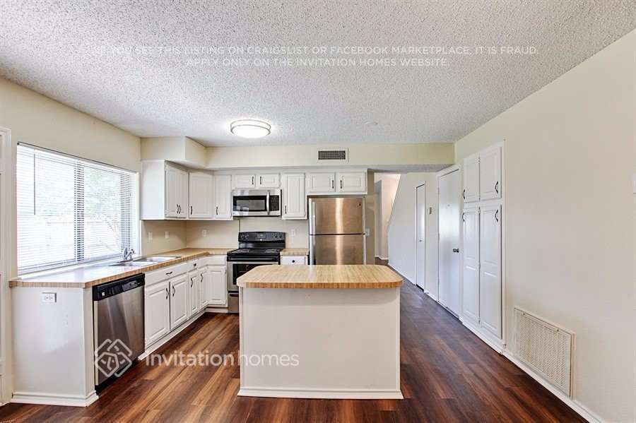 Building Photo - 1716 Delaford Pl