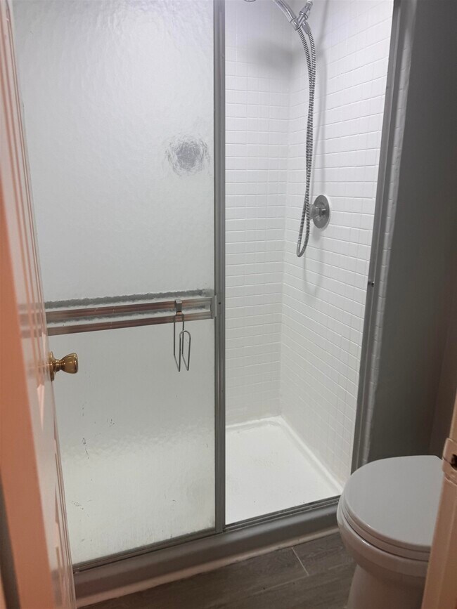 Building Photo - 6633 Poplar Woods Cir E