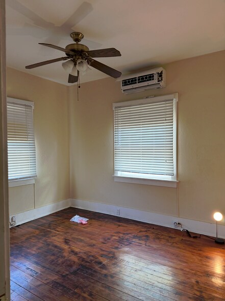 Back bedroom North and west facing windows - 525 N 1st Ave
