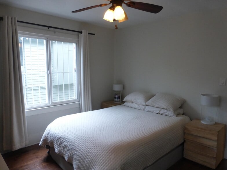 Bedroom - 1533 Maltman Ave