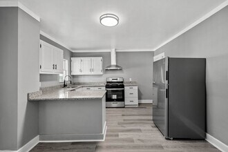 Building Photo - Gorgeous 2 bedroom home in West Mifflin available now!