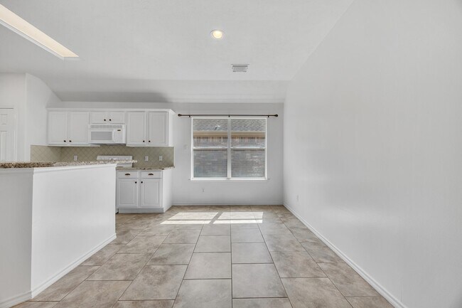 Building Photo - 12210 Woody Hollow Dr