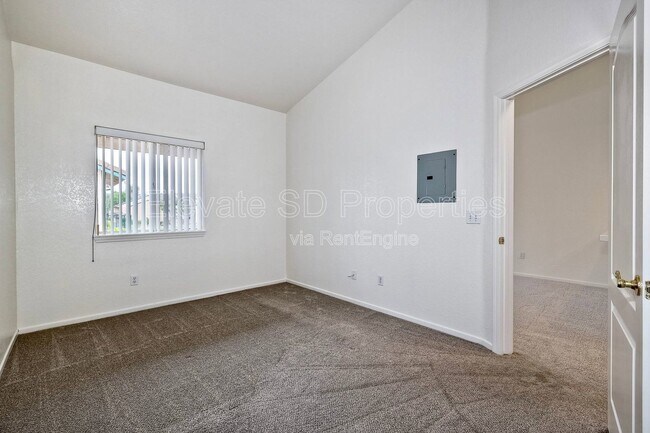 Building Photo - 9430 Winter Gdns Blvd