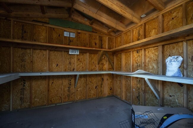 Building Photo - 1067 Fish Pond Ave