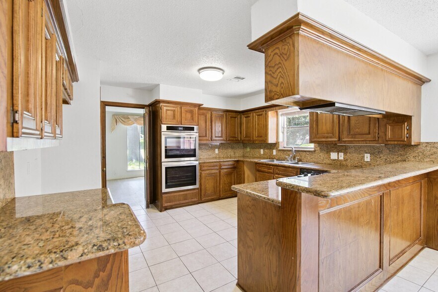 Building Photo - 5914 Havenwoods Dr