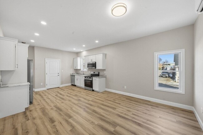 Building Photo - 1 Clough St