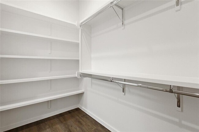 Building Photo - 603 Bissonet Ln