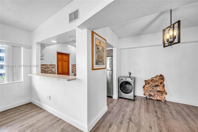 Building Photo - 3721 NE 170th St