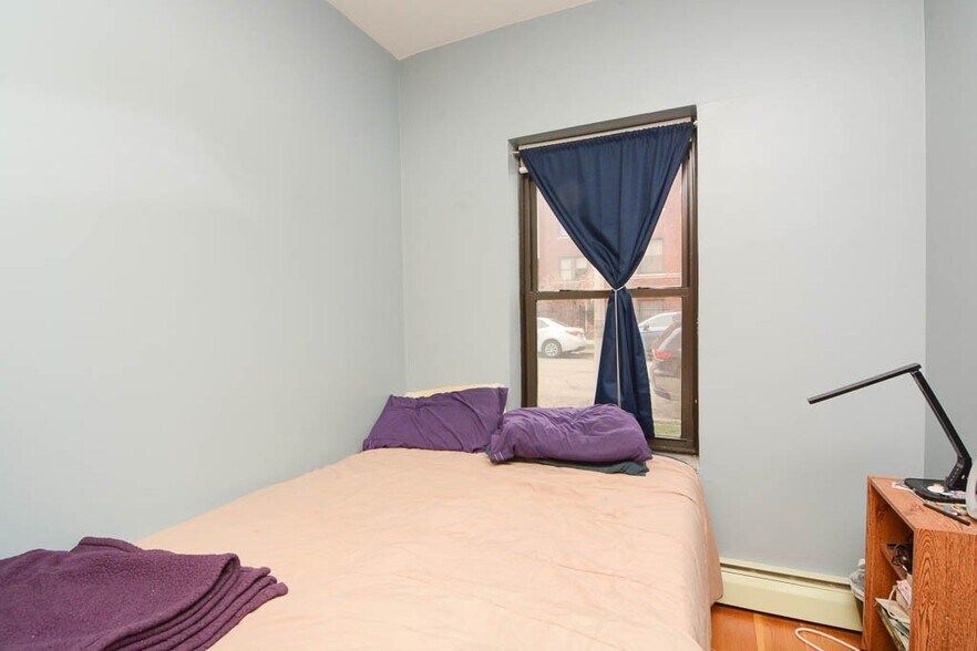 Building Photo - 2129 N Mozart St