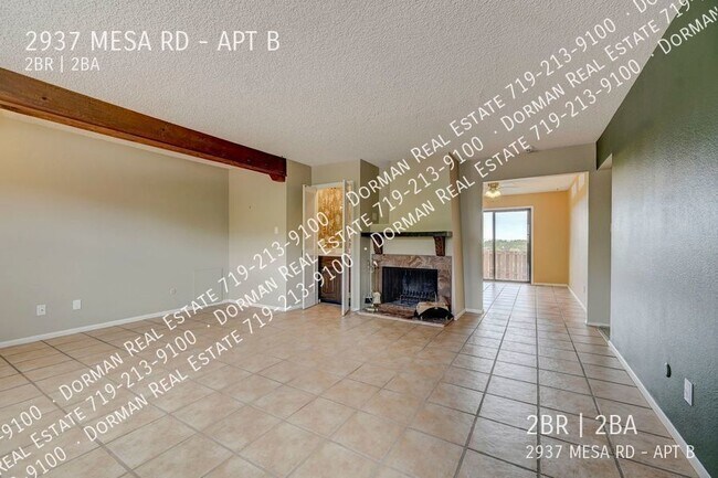 Building Photo - Two bedroom condo close to Garden of the G...