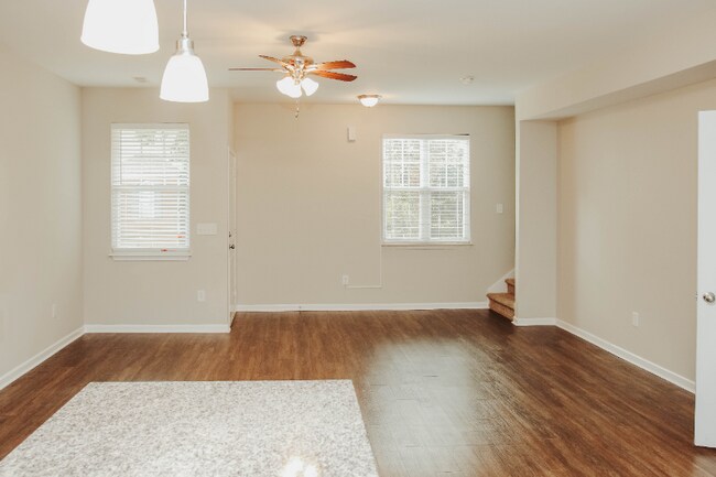 Building Photo - 5 Huntress Dr