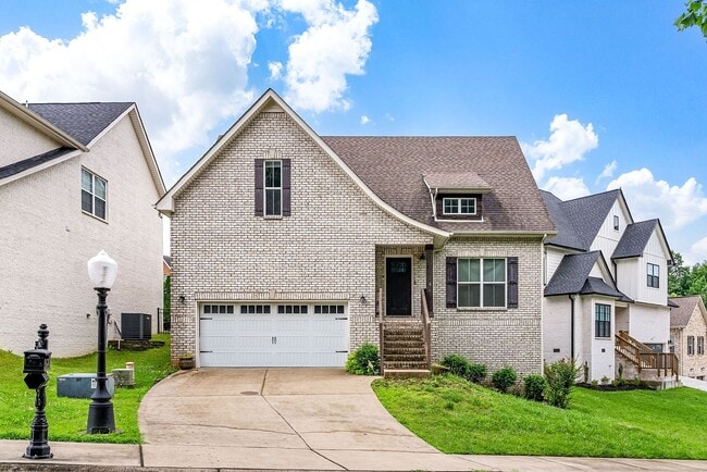 Primary Photo - 4 Bedroom 2 1/2 Bath Home For Rent in Gate...