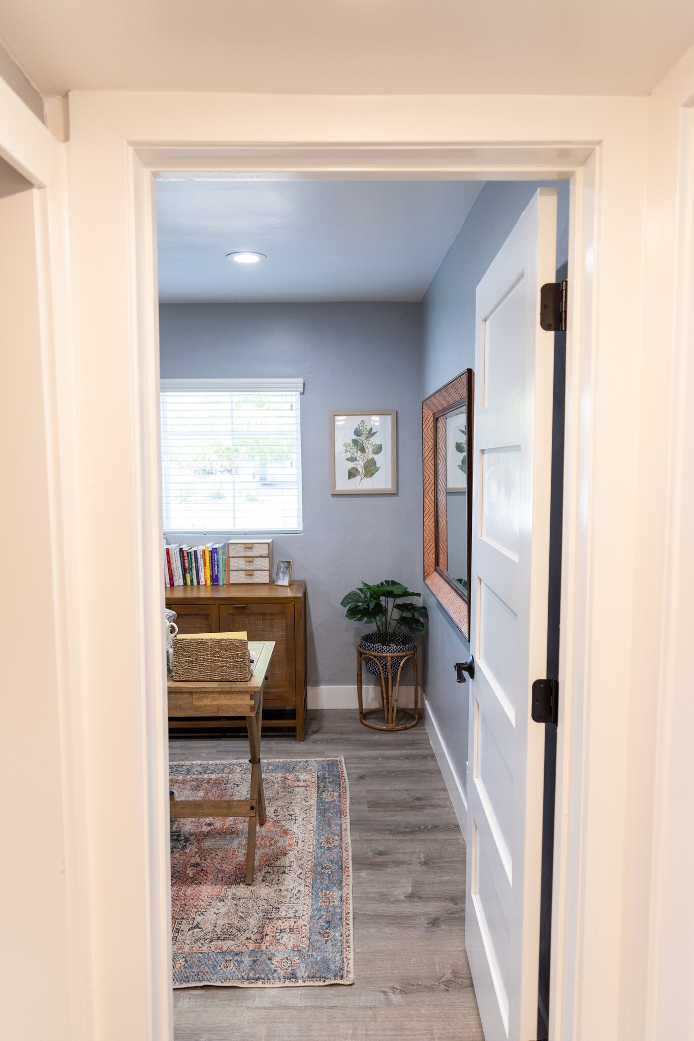 Office (entrance) - 1359 E Whitton Ave