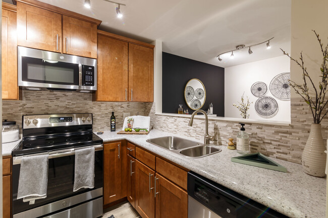 Building Photo - 1665 Lincoln Meadows Cir