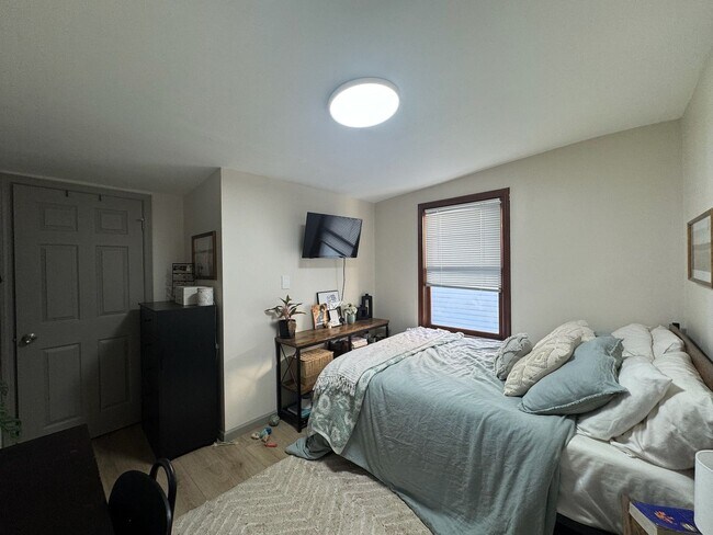 Building Photo - 308 Klotter Ave