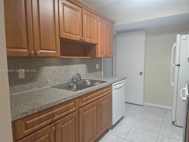 Building Photo - 4586 SW 139th Ct
