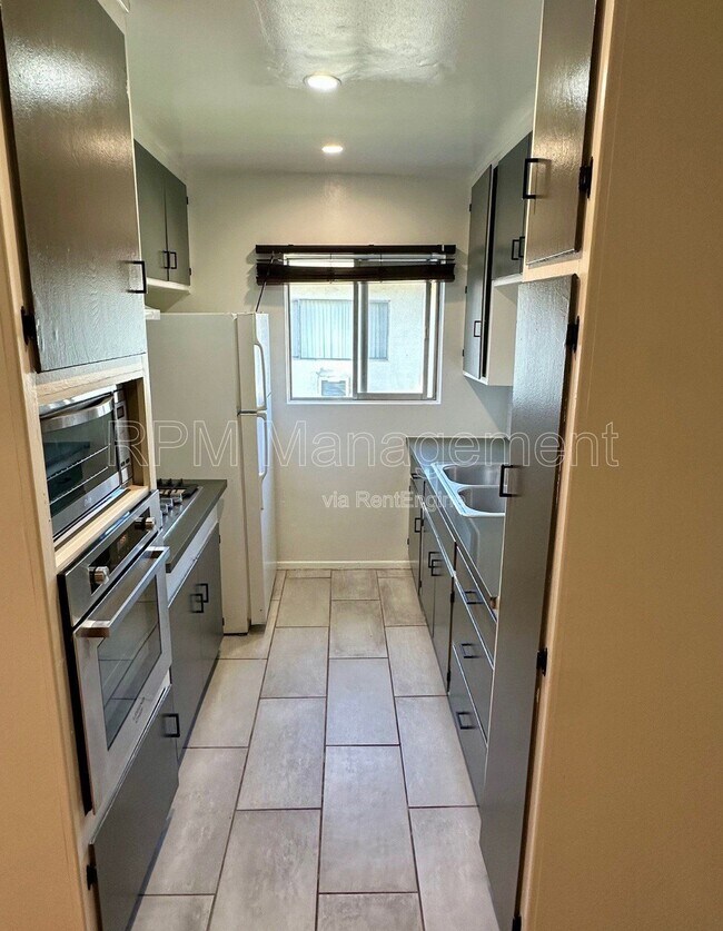 Building Photo - 18546 Clark St