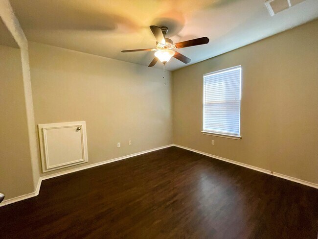 Building Photo - 11021 Boundless Valley Dr