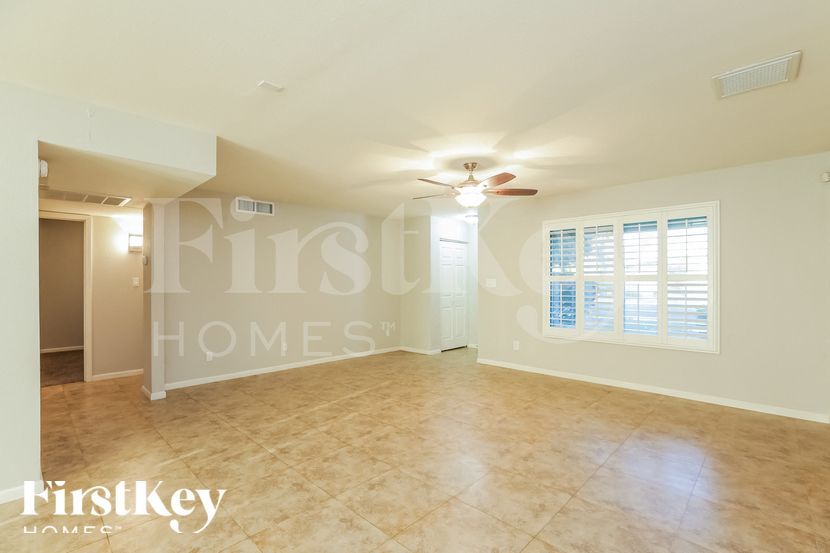Building Photo - 5106 S Fairfield Dr
