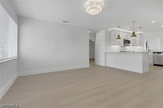 Building Photo - 4525 Fluvia Ave