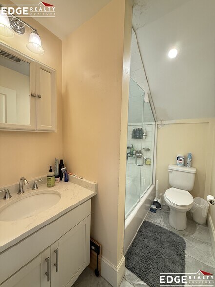 Building Photo - 5 Griggs Pl