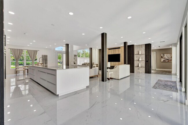 Building Photo - 7693 Steeplechase Dr