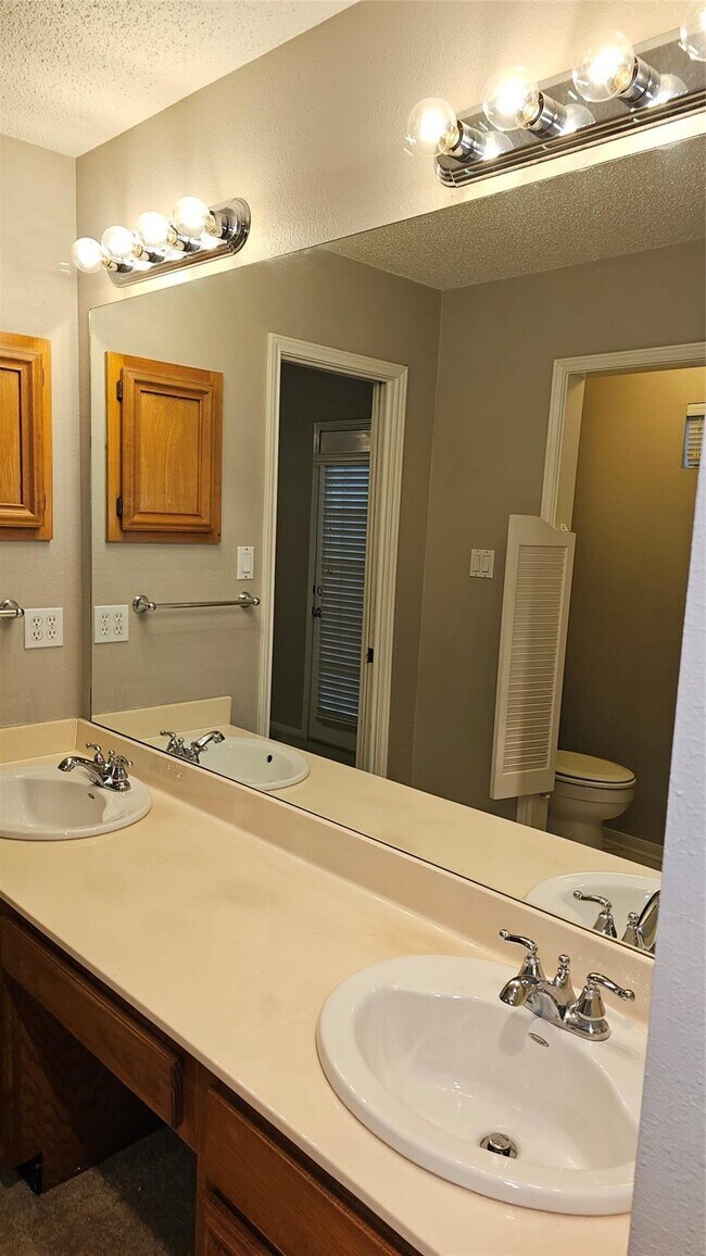 Building Photo - Duncaster Drive, Missouri City, TX 77459 - 3 BR 2.5 BA single-family home