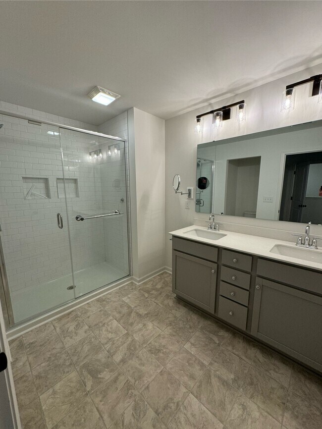 Building Photo - 709 Bellmouth Rd