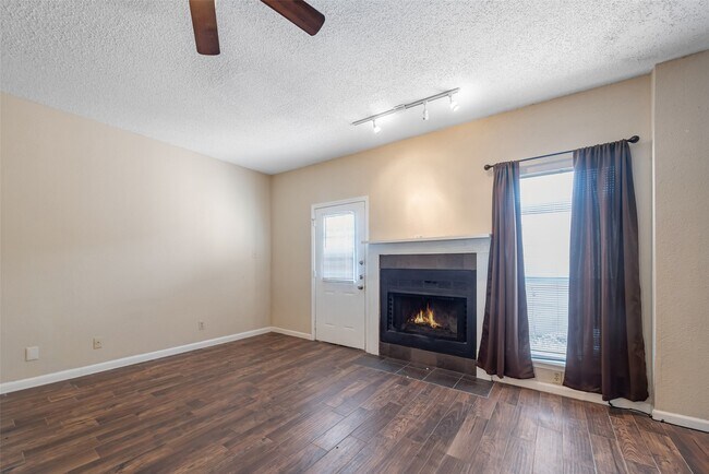 Building Photo - 12400 Brookglade Cir