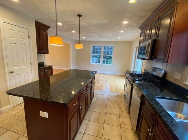 Building Photo - 3 Gordon Rd