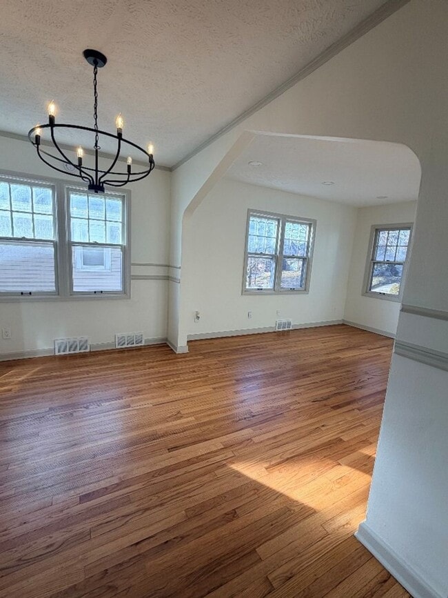 Building Photo - Row Home Available In Omaha