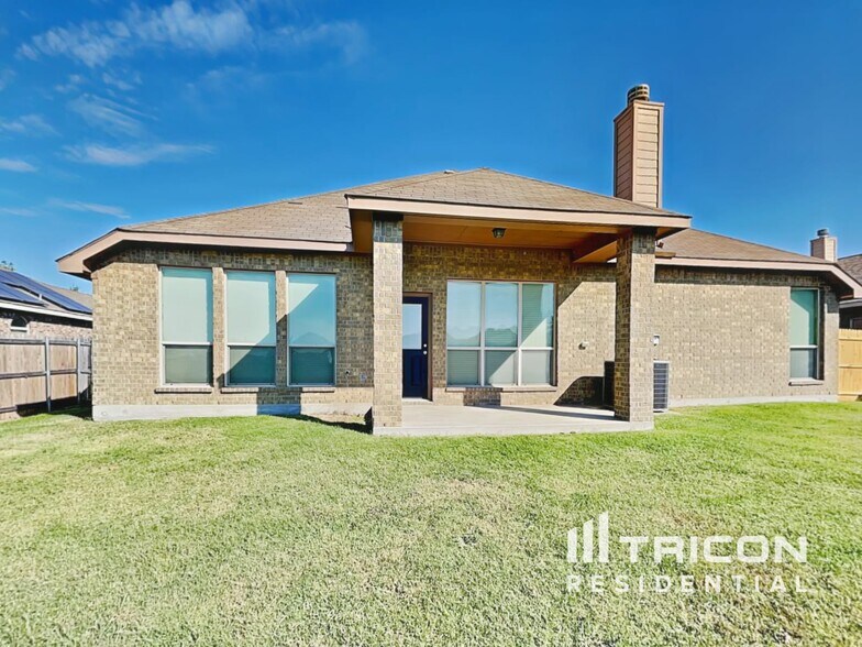 Building Photo - 718 River Run Dr